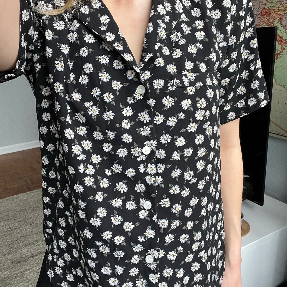 Black pattern button down - Picture 2 of 4
